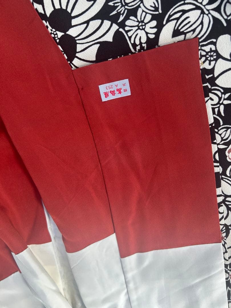 高島屋謹製　正絹　袷小紋 　型染めのモダンな花模様