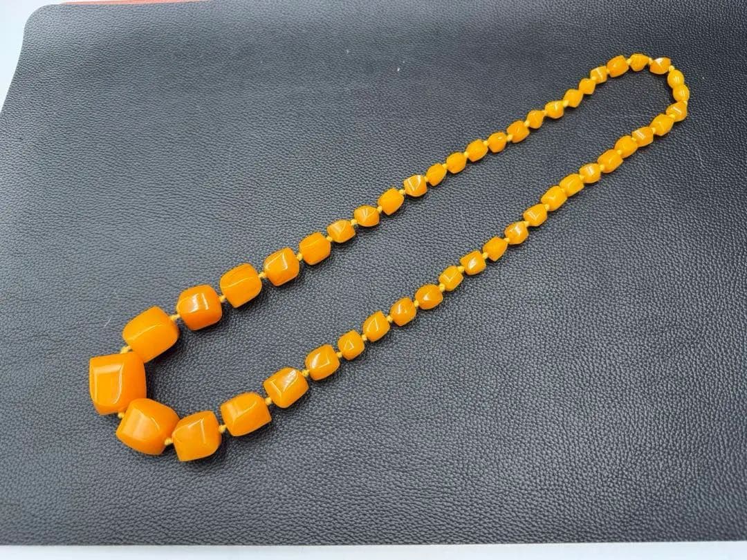 出品終了‼️ソビエト　アンティーク　琥珀ロイヤルアンバー　ロングネックレス　現状