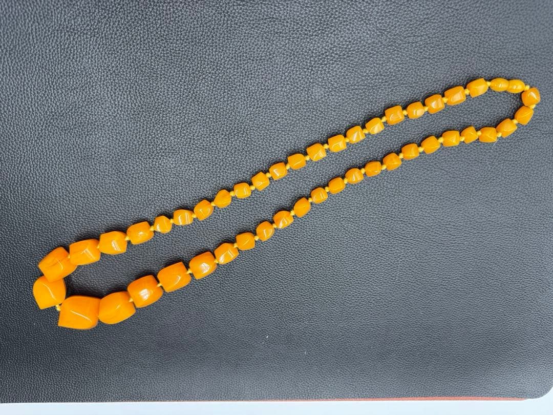 出品終了‼️ソビエト　アンティーク　琥珀ロイヤルアンバー　ロングネックレス　現状