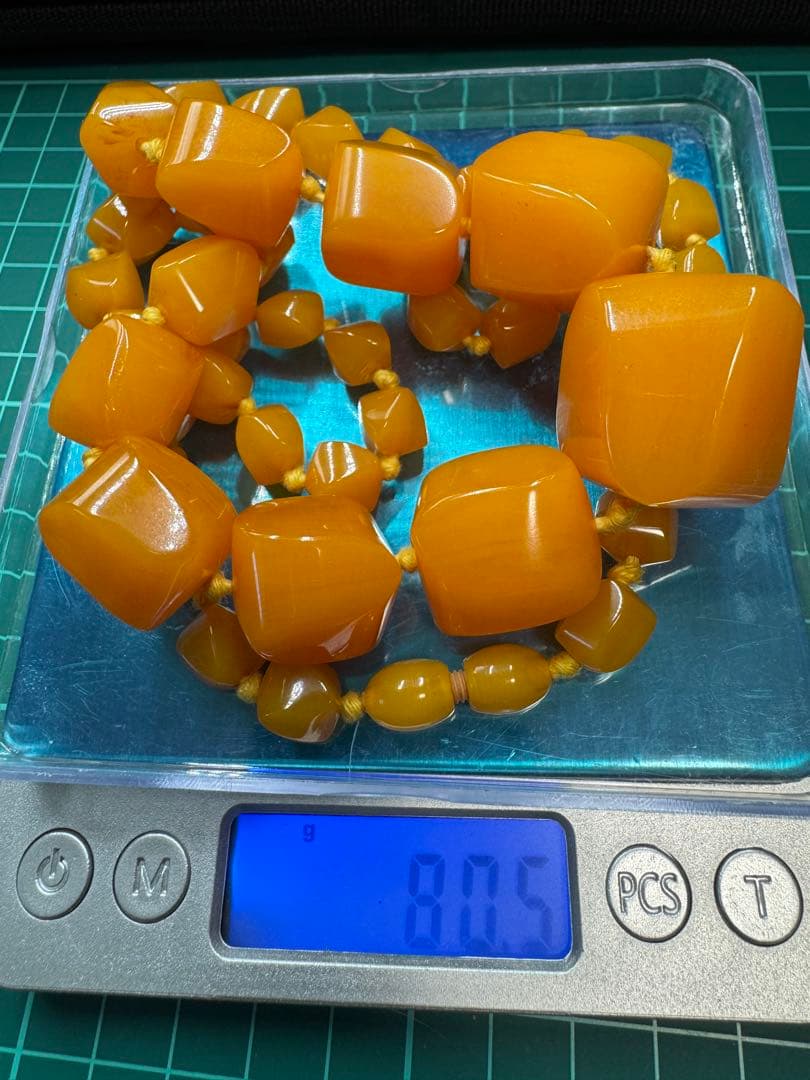 出品終了‼️ソビエト　アンティーク　琥珀ロイヤルアンバー　ロングネックレス　現状