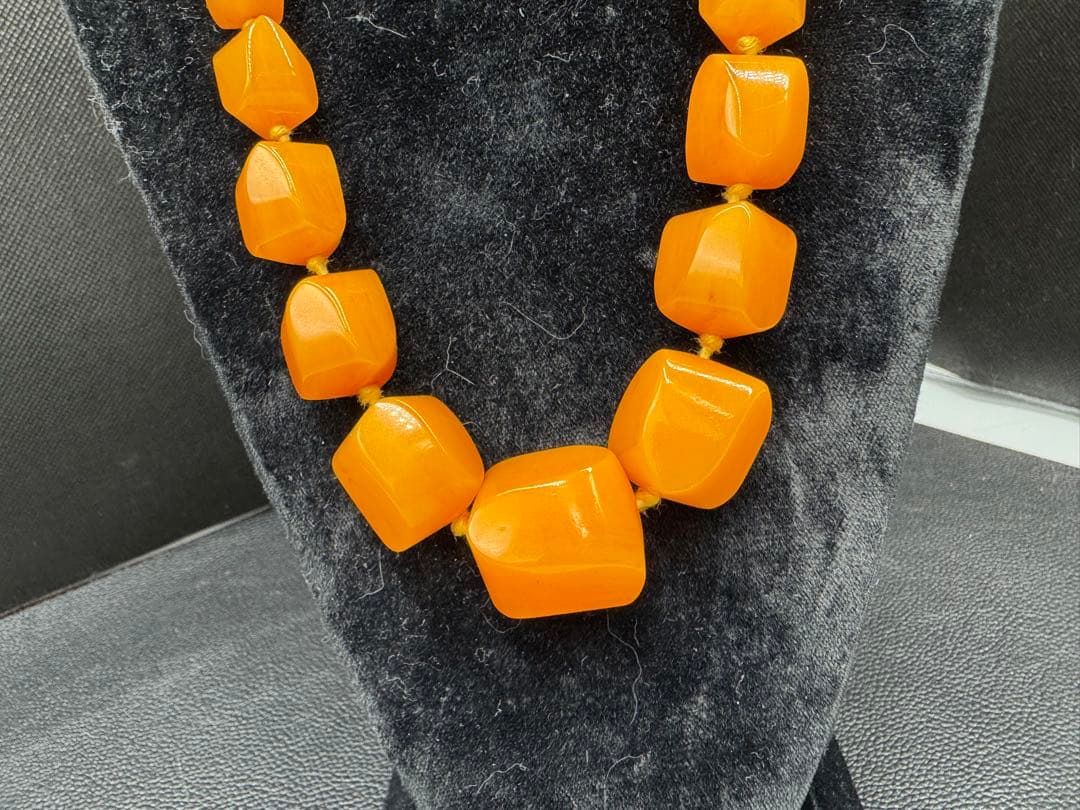 出品終了‼️ソビエト　アンティーク　琥珀ロイヤルアンバー　ロングネックレス　現状