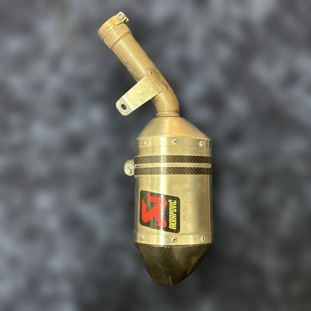 t*様 アクラポビッチ　スリップオンマフラー AKRAPOVIC