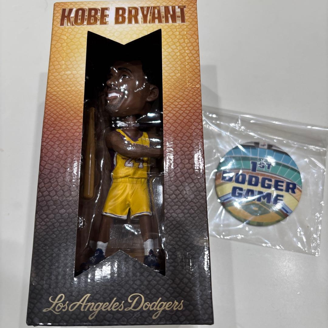 コービー・ブライアント ボブルヘッド　ドジャース　おまけ付き1st入場缶バッジ