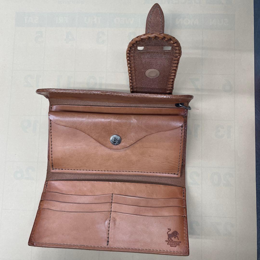 ALZUNI レザー三つ折り財布 ブラウン 編み込みデザイン