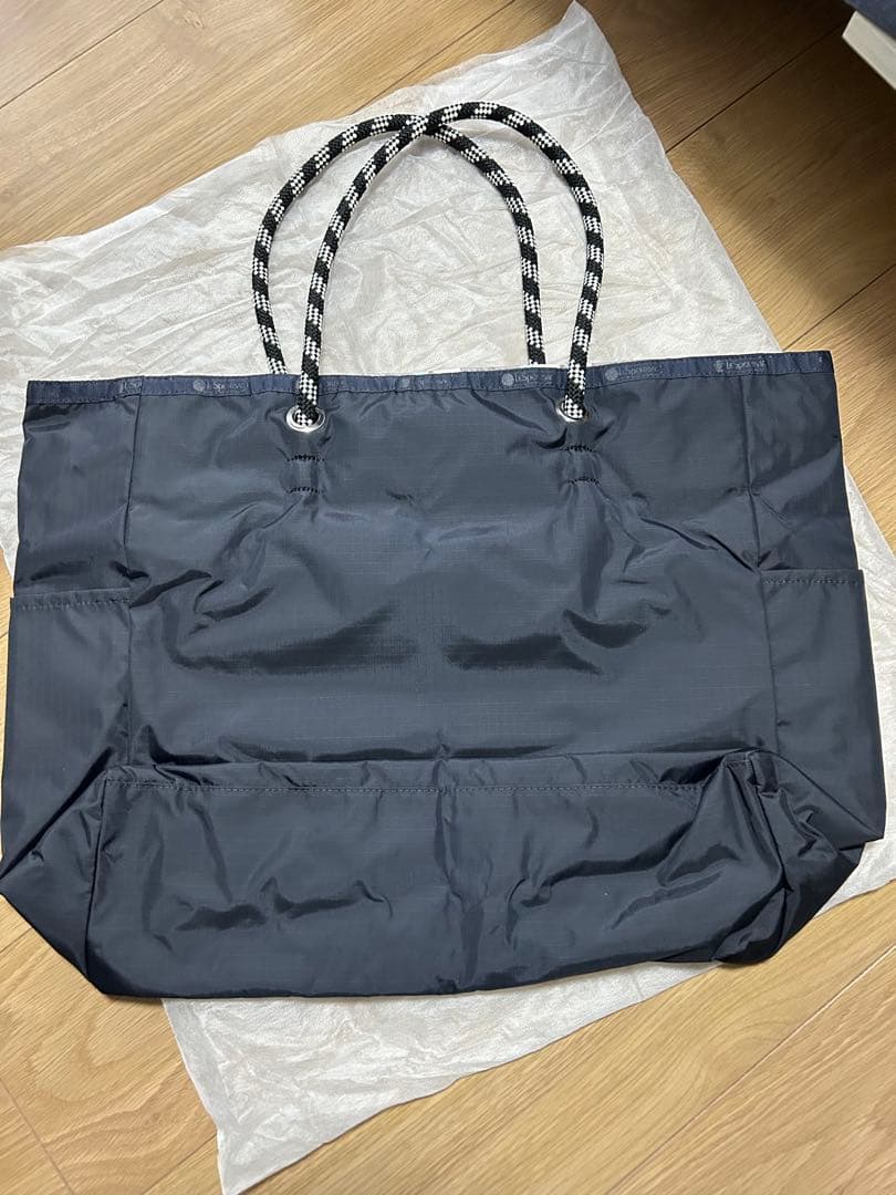 新品　Le Sportsac トートバッグ ネイビーリバーシブル