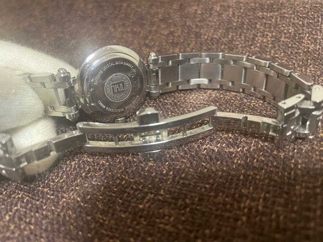 フェンディ 750L ズッカ シルバー 黒文字盤 QZ 腕時計