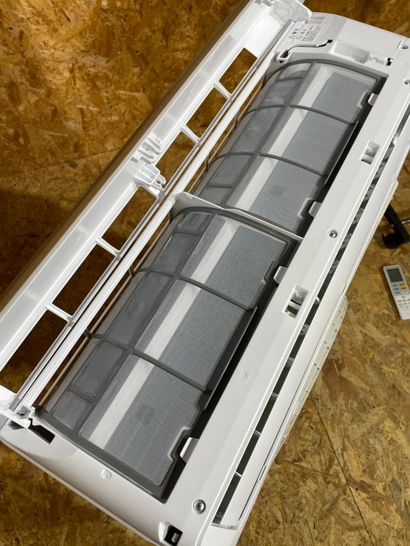 つ*や様 RIAIR エアコン YHA-S22P-W 2024年製 6畳　660