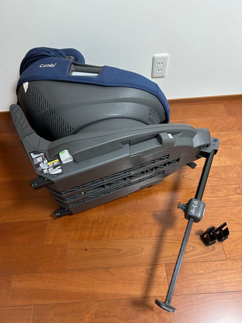 Combi チャイルドシート エッグショック　ネイビー ISOFIX