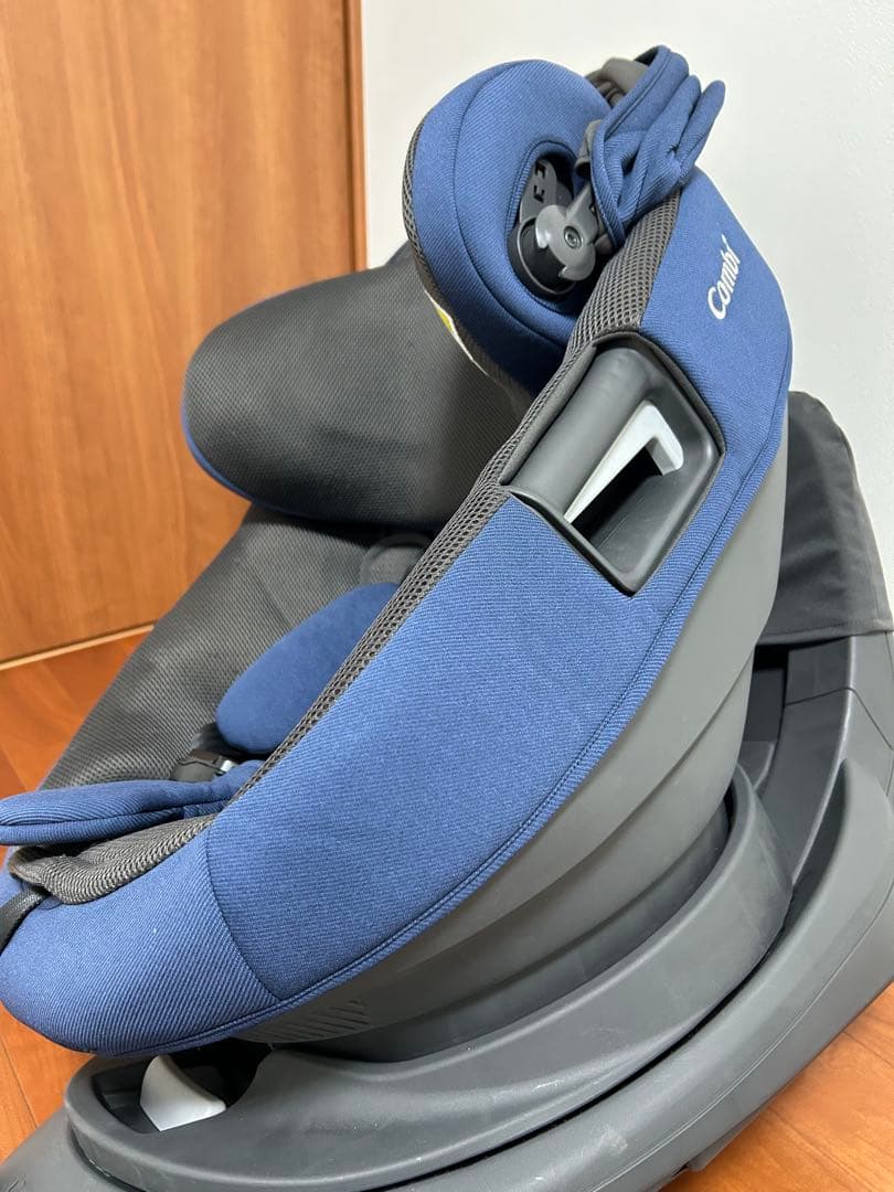 Combi チャイルドシート エッグショック　ネイビー ISOFIX