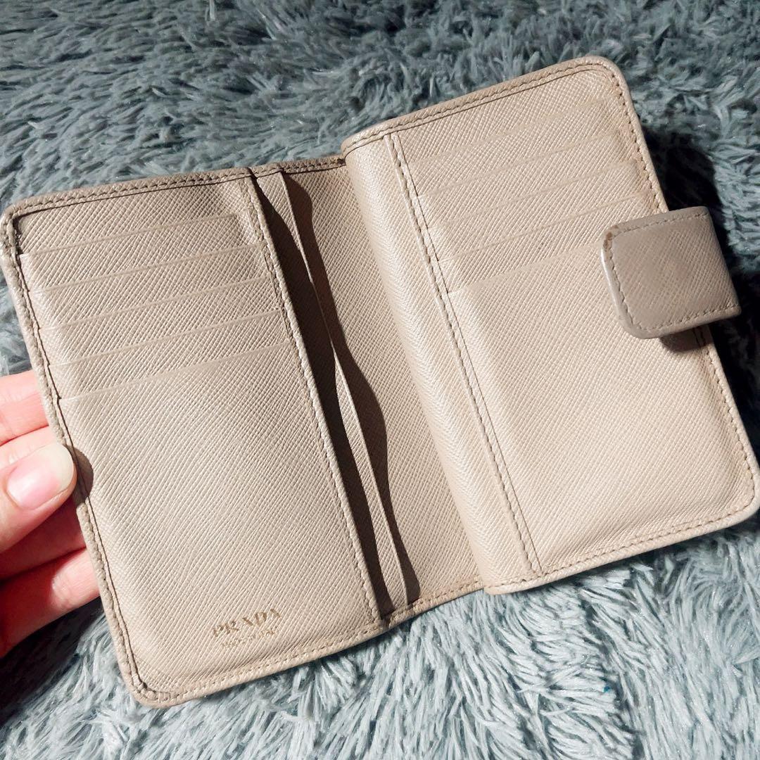 PRADA 二つ折り財布 ベージュ サフィアーノレザー