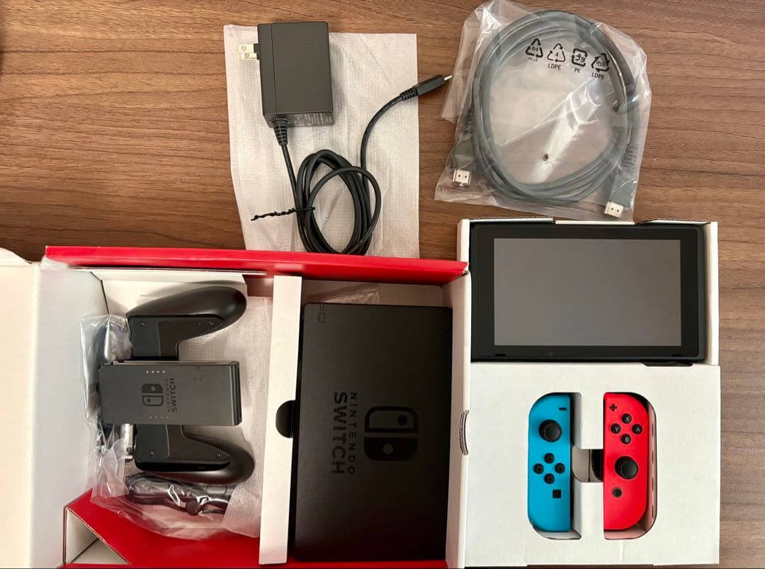 Nintendo Switch 本体 青/赤 ジョイコン付き