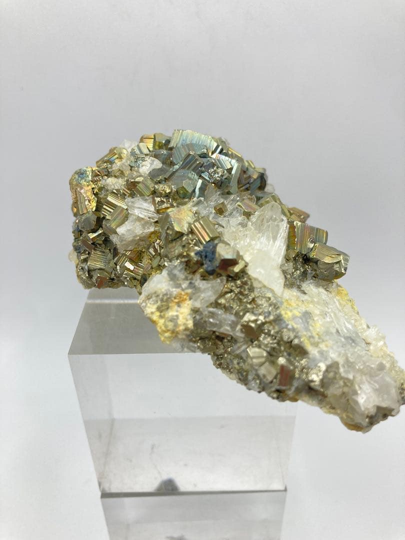 クォーツ パイライト ガレナ 3種共生クラスター