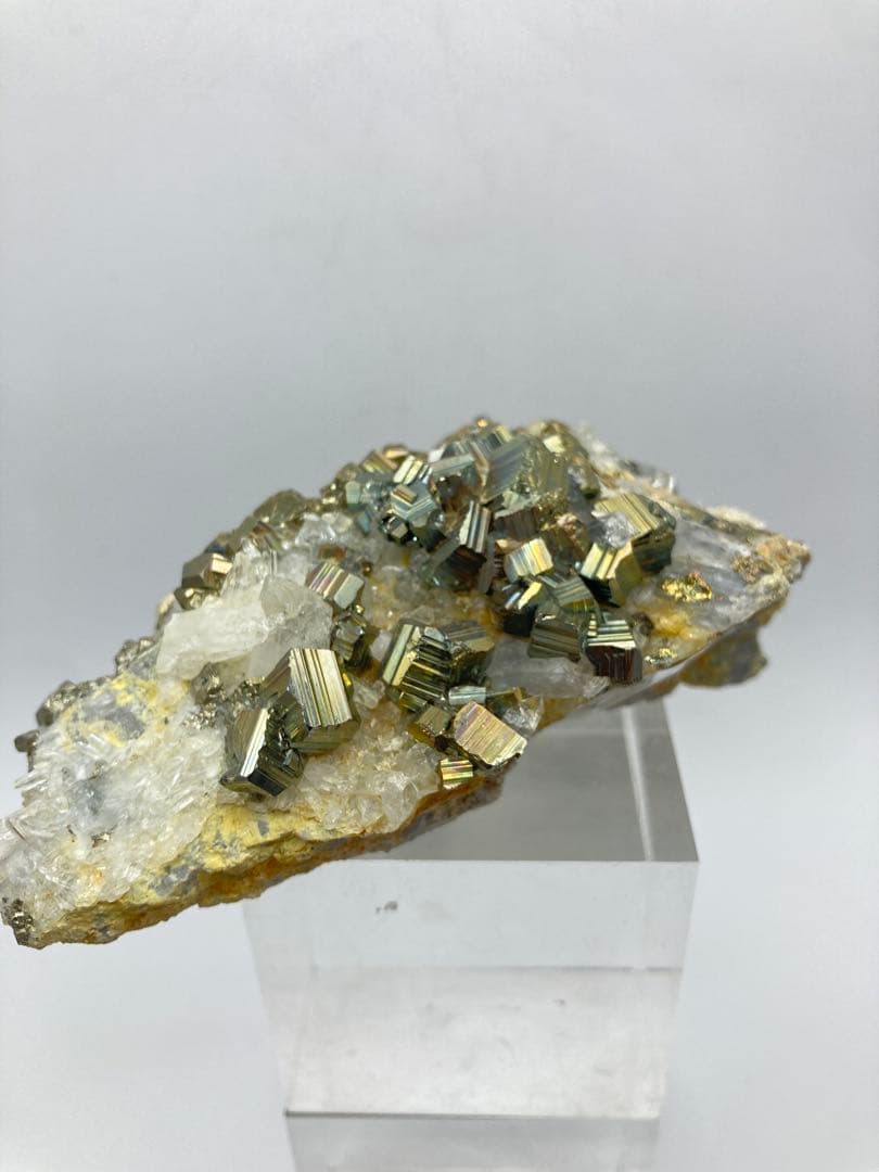 クォーツ パイライト ガレナ 3種共生クラスター