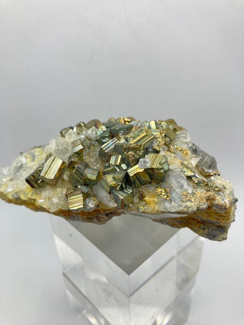 クォーツ パイライト ガレナ 3種共生クラスター