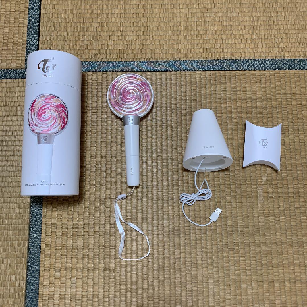 TWICEアルバム、CD、DVD、本、カードセット＋公式ペンライト　まとめ売り