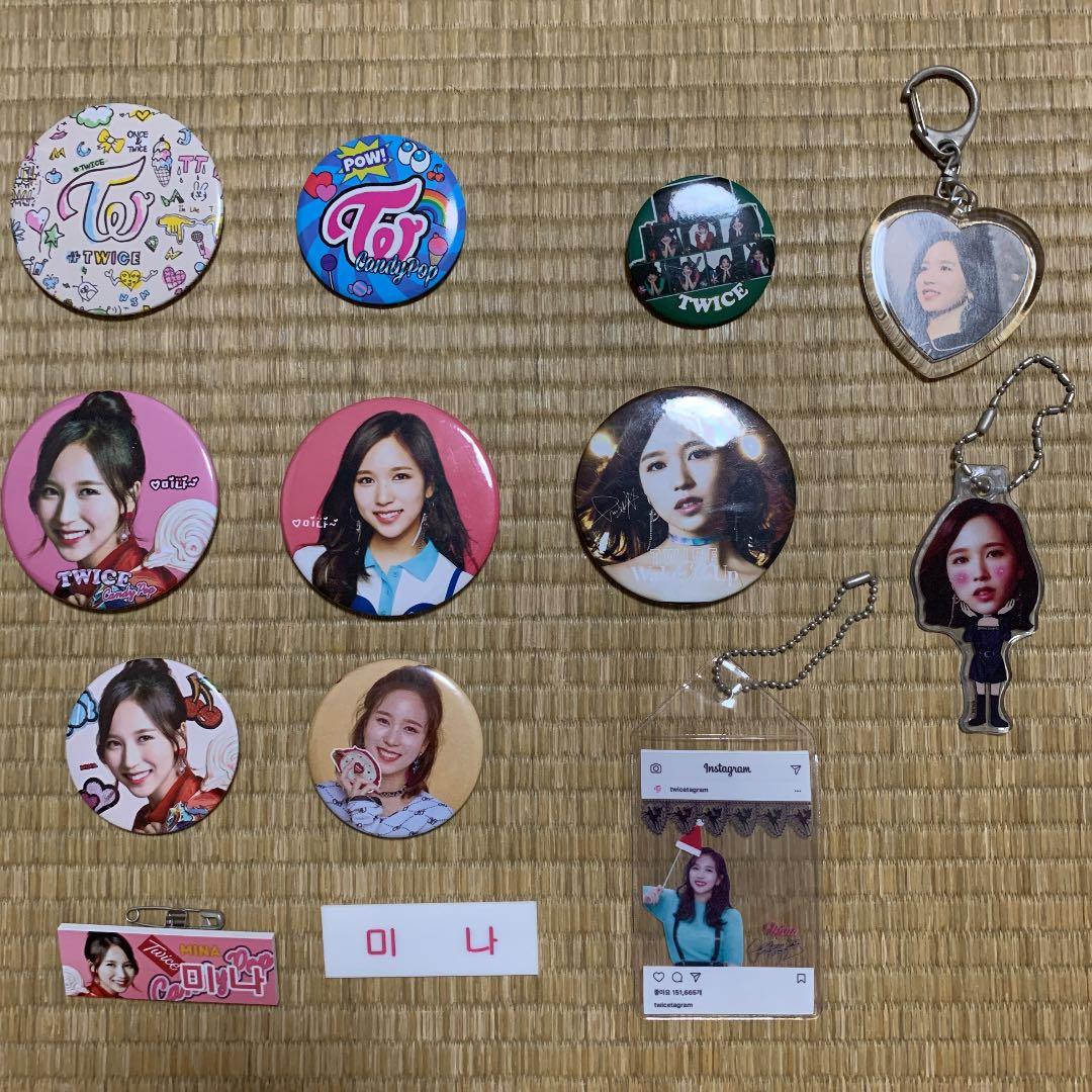 TWICEアルバム、CD、DVD、本、カードセット＋公式ペンライト　まとめ売り