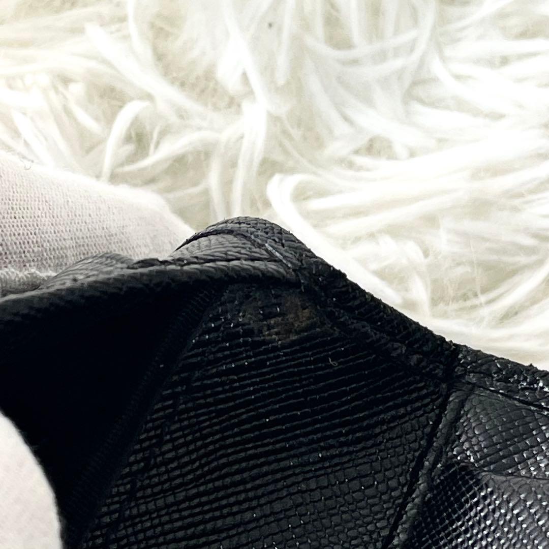 プラダ　PRADA 三つ折り財布　サフィアーノ　ブラック　黒　レザー　三角ロゴ