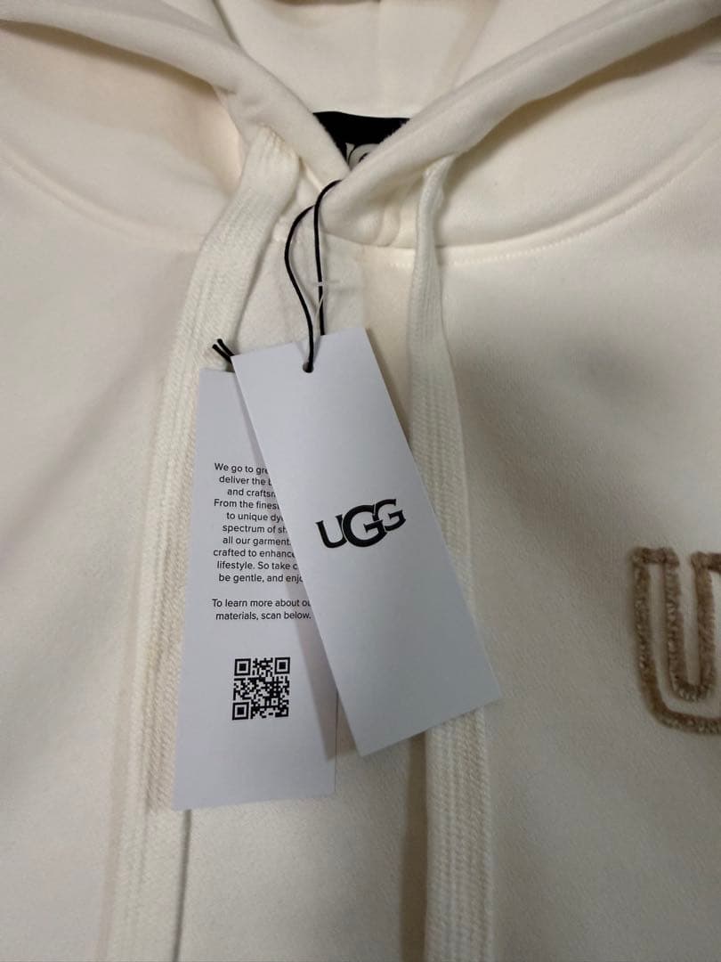 UGG アグ　ロゴ　フーディ　レディース　サイズS 新品未使用