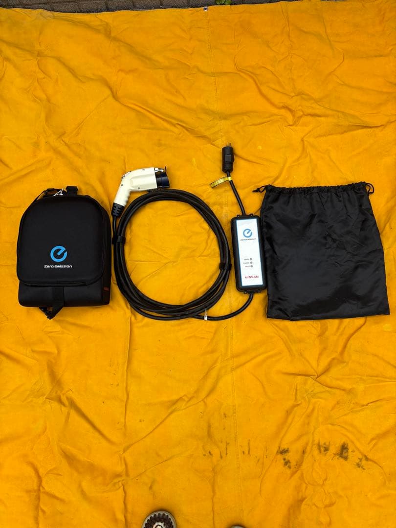Nissan純正 EV充電ケーブル＜送料込み＞専用バックと袋、取説付属