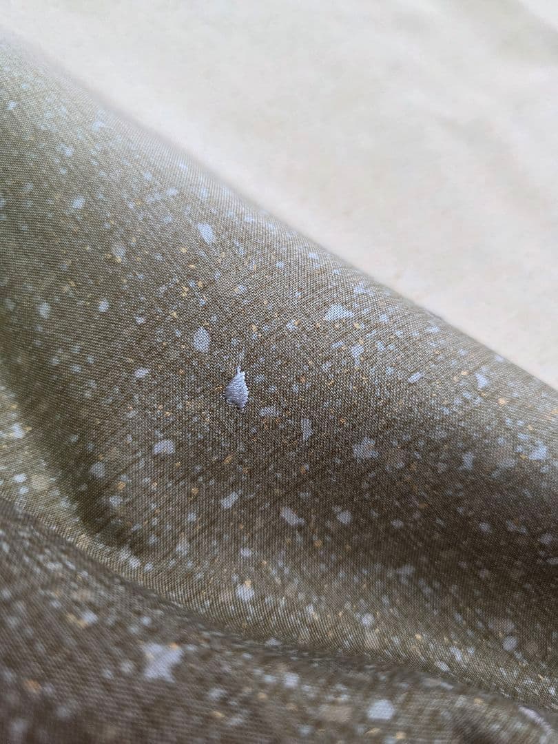 着物 本場大島紬 藤絹織物 最高峰 染め大島紬 未使用品 金銀刺繍 美品 正絹