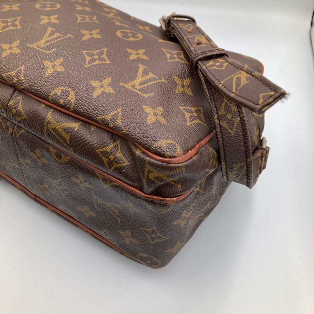！外観美品！　ルイヴィトン　ナイル　ショルダーバッグ　モノグラム　10A