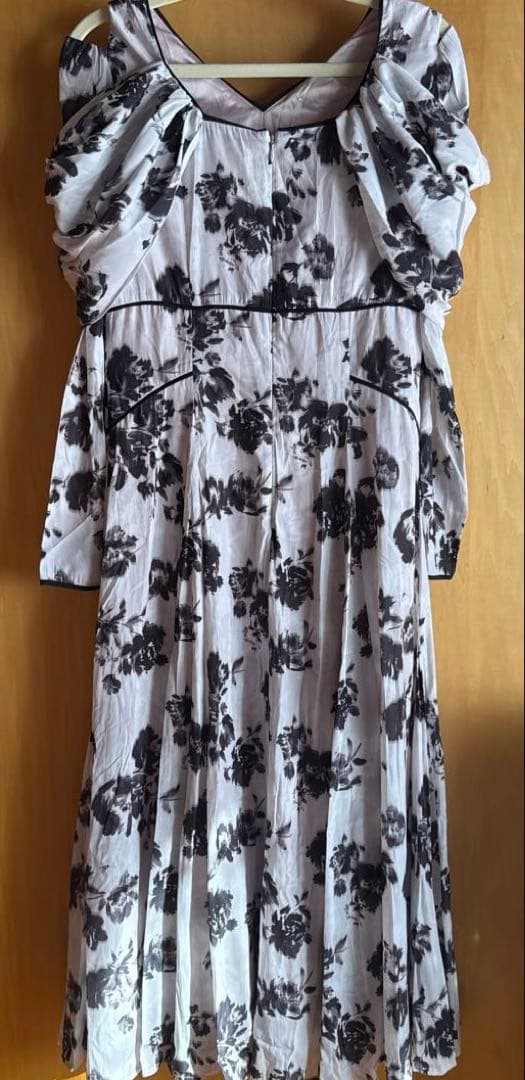 ワンピース Herlipto Winter Rose Dress