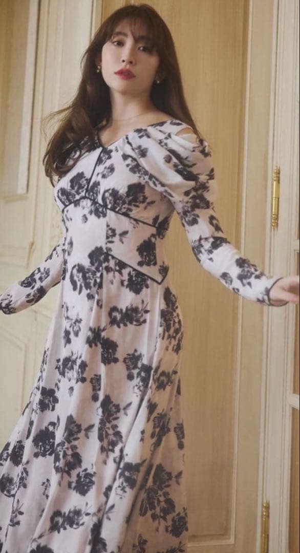 ワンピース Herlipto Winter Rose Dress