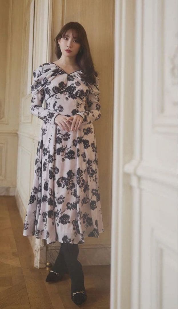 ワンピース Herlipto Winter Rose Dress