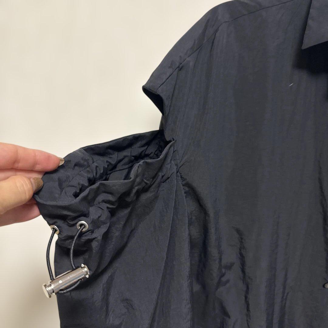 ujhoナイロンコート