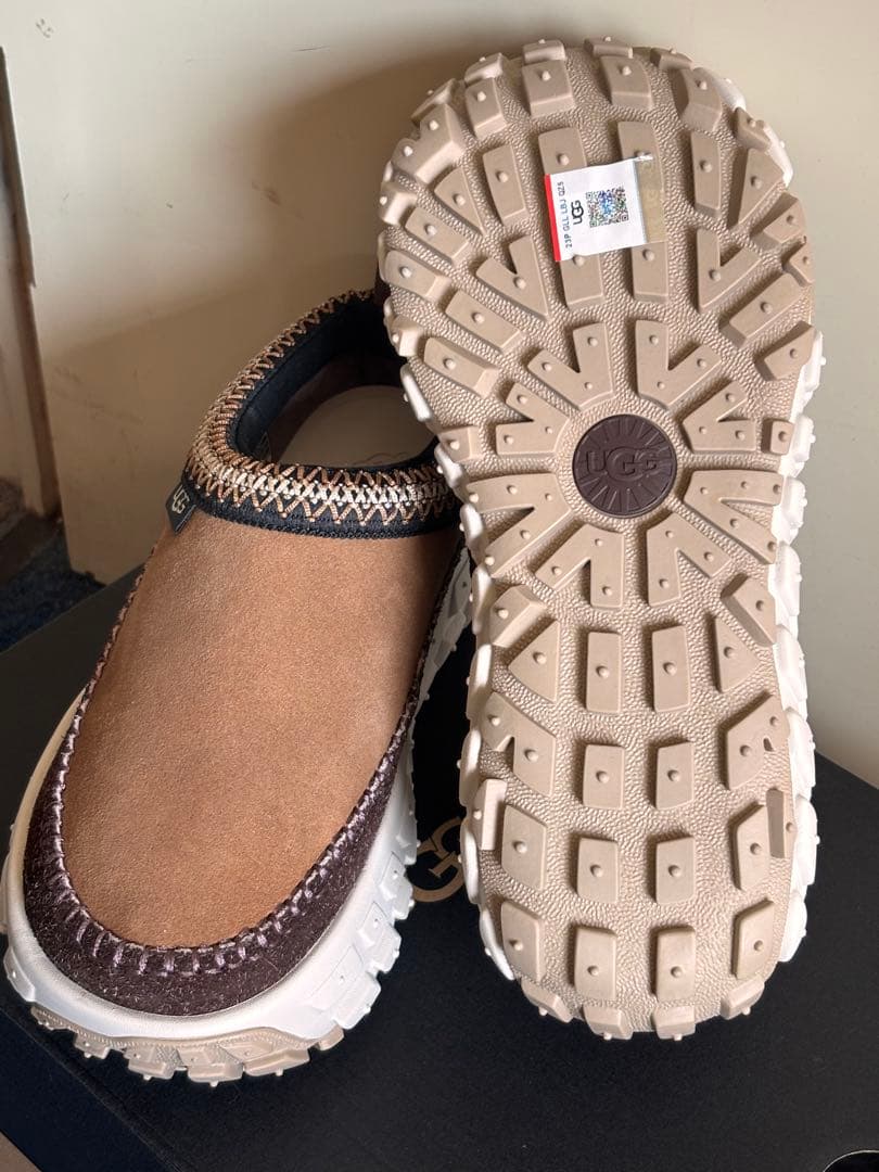 靴 UGG M VENTURE DAZE