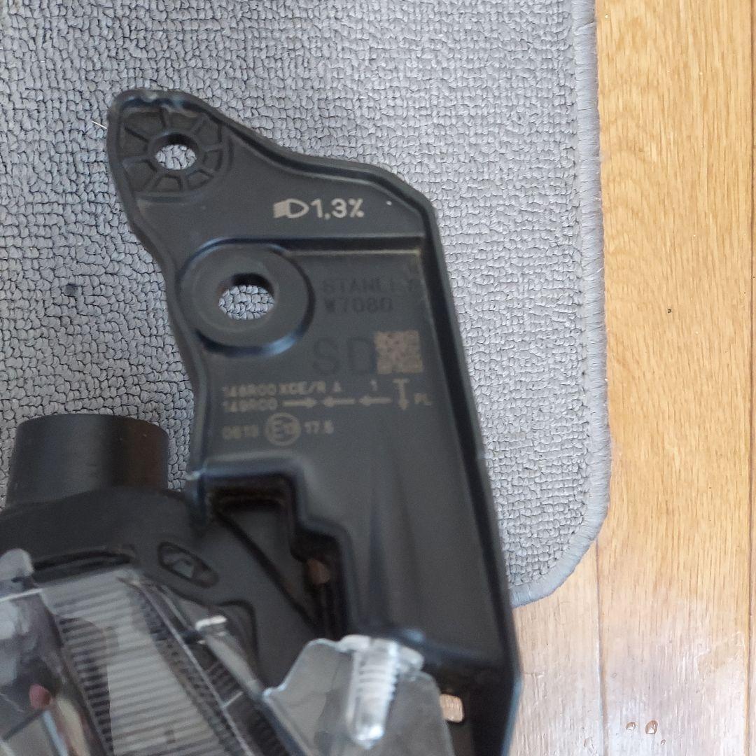 専用カークレスト様　スズキ純正　スイフト　ヘッドライト