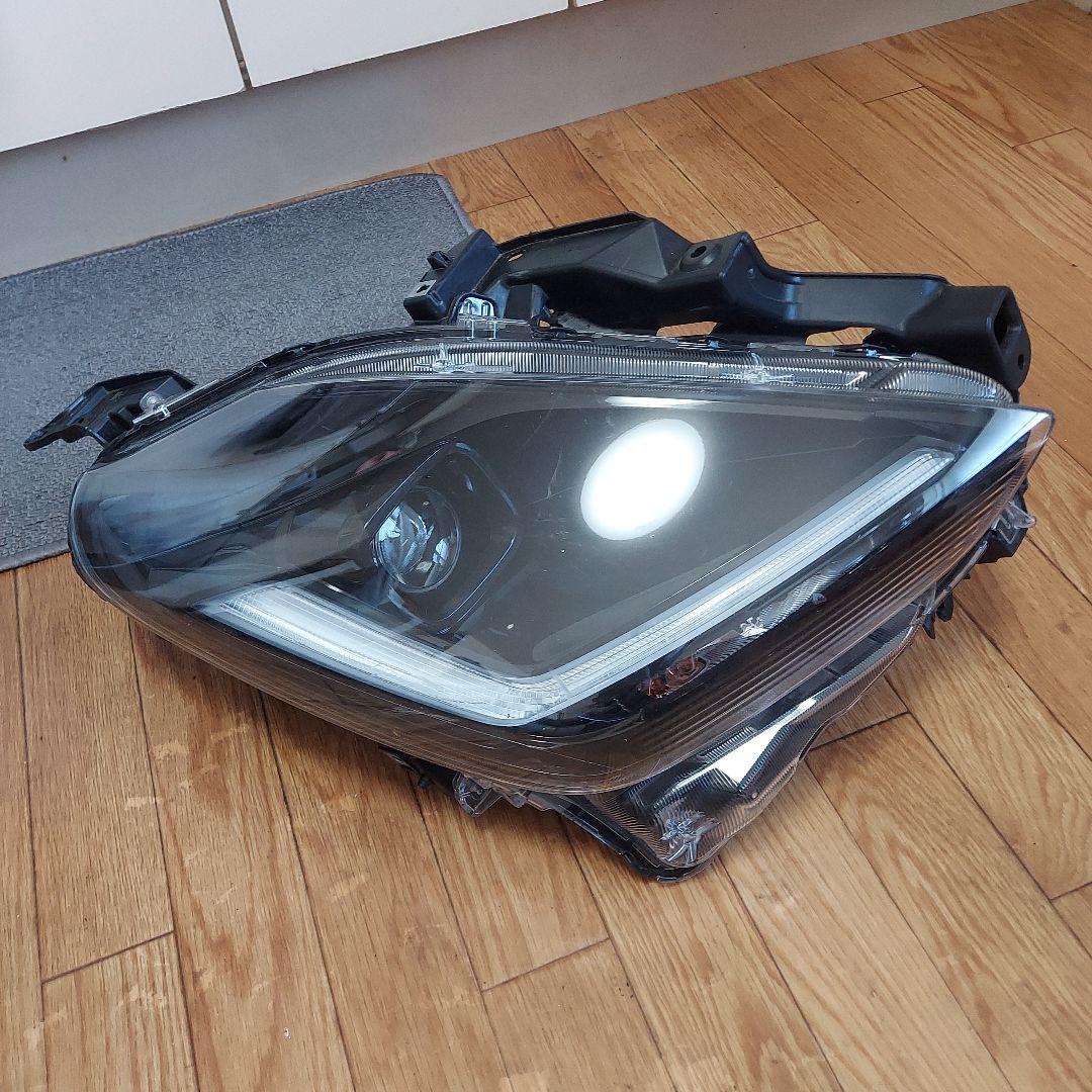 専用カークレスト様　スズキ純正　スイフト　ヘッドライト