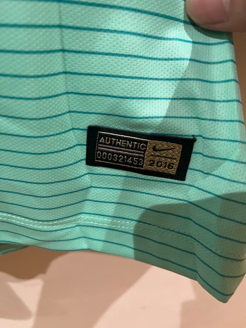 サッカー　NIKE バルセロナ ネイマール　ユニフォーム　未使用、タグ付き