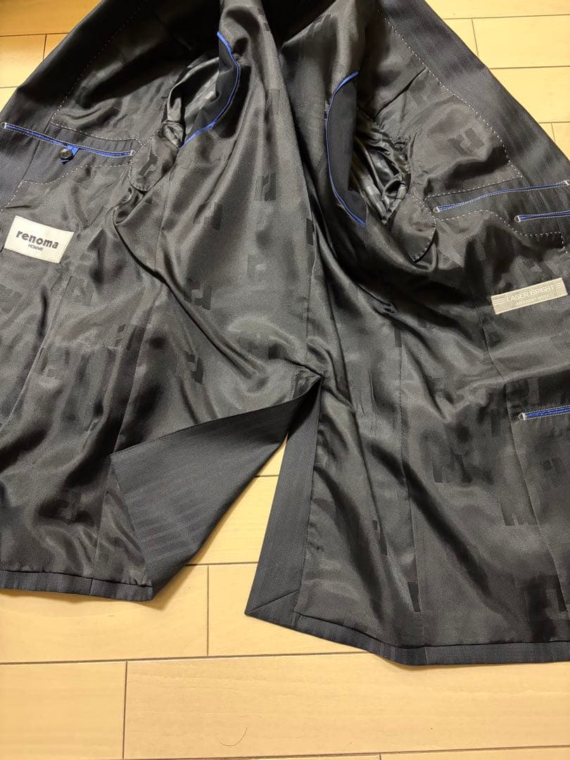 極美品。renoma。濃紺 ストライプ スーツ