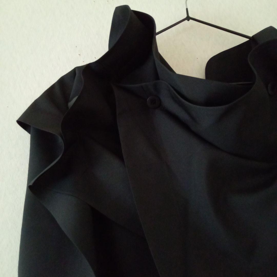 【ちろ】ISSEY MIYAKE　132.5　ケープ(羽織り／ポンチョ)