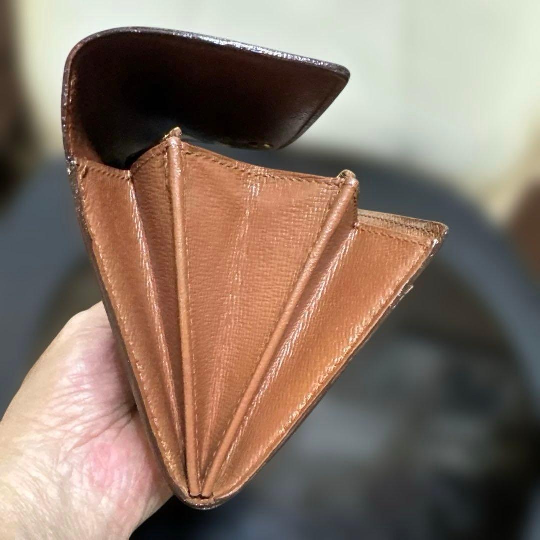 23☆良品☆カード2枚タイプ♪サラ長財布