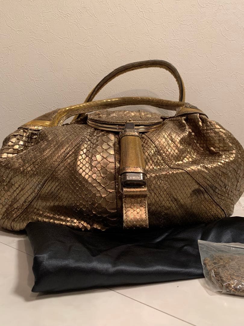 KGさま⭐︎Fendiフェンディ　スパイバッグ　スネーク