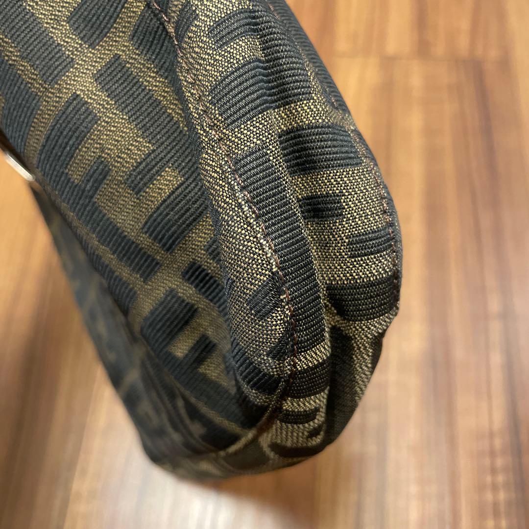 FENDI ズッカ柄　ショルダーバッグ
