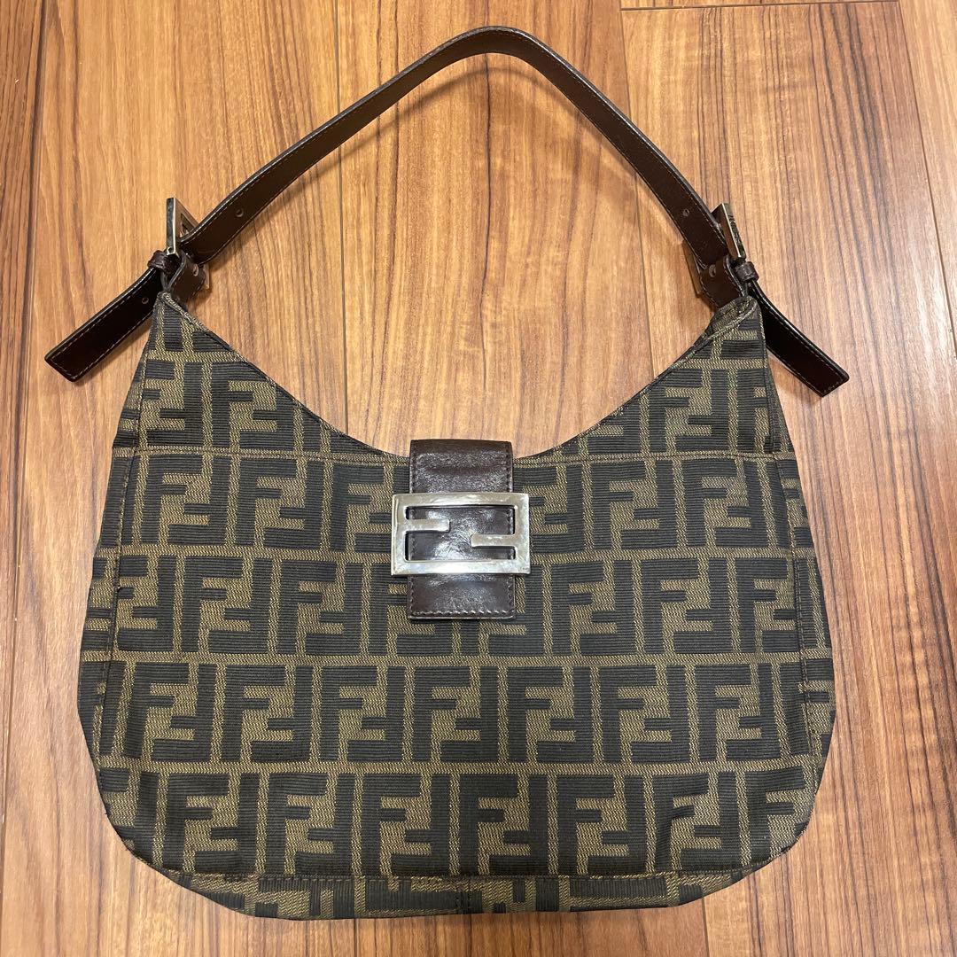 FENDI ズッカ柄　ショルダーバッグ