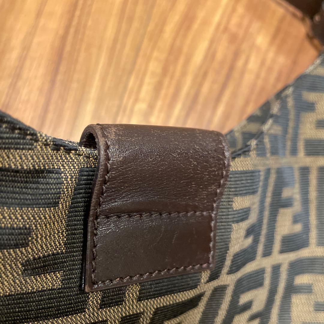 FENDI ズッカ柄　ショルダーバッグ