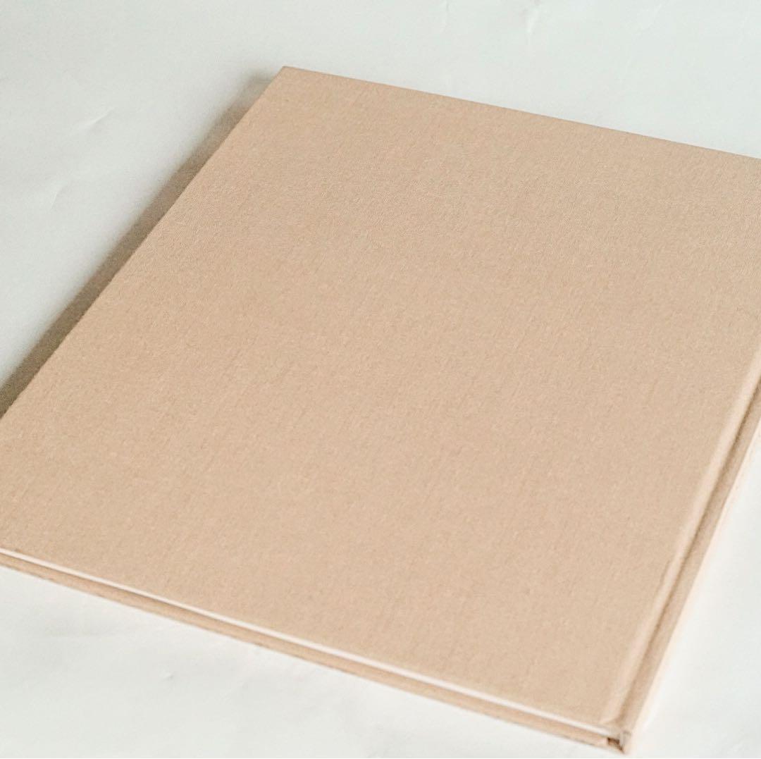 「Between Maple and Chestnut」写真集