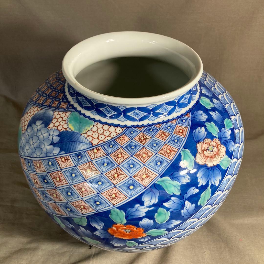 【期間特別値下げ】色鍋島の伝統　伊万里色鍋島　市川忠山作　染錦花地紋　大花瓶