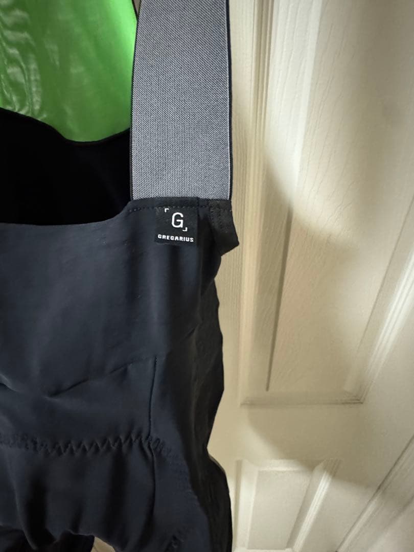 Q36.5 ビブショーツ（Gregarius Grid Skin）