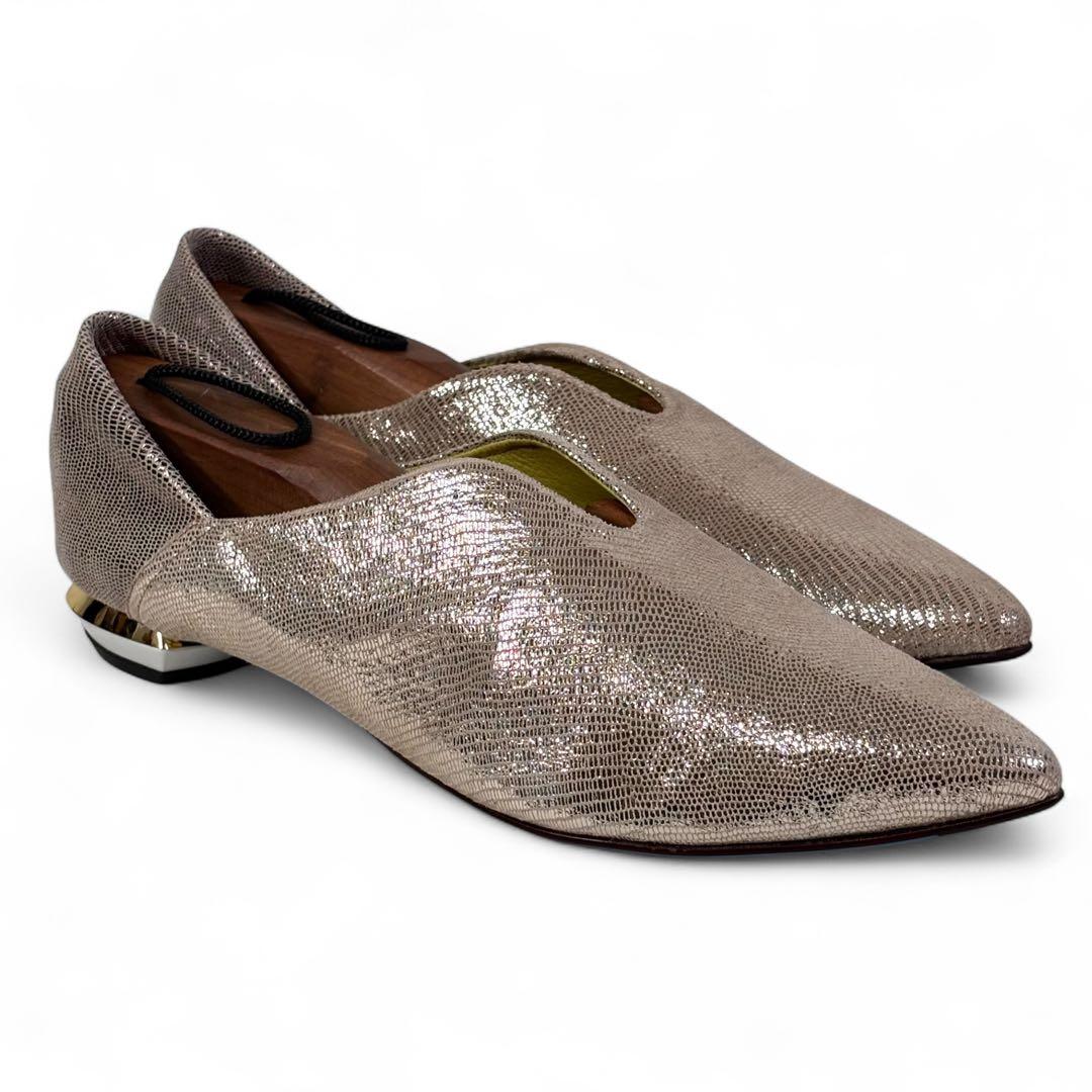 ほぼ新品 マナ 37 23.5 フラットパンプス ポインテッドトゥトゥ ゴールド