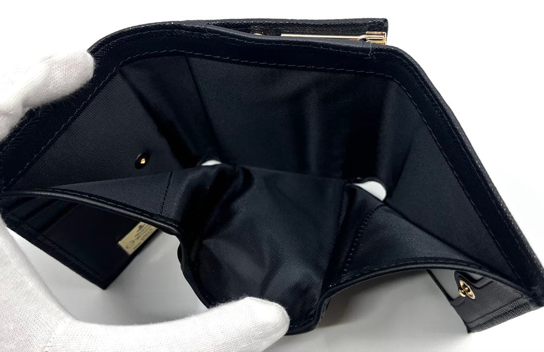 【新品・未使用】Vivienne Westwood 三つ折り財布 ブラック