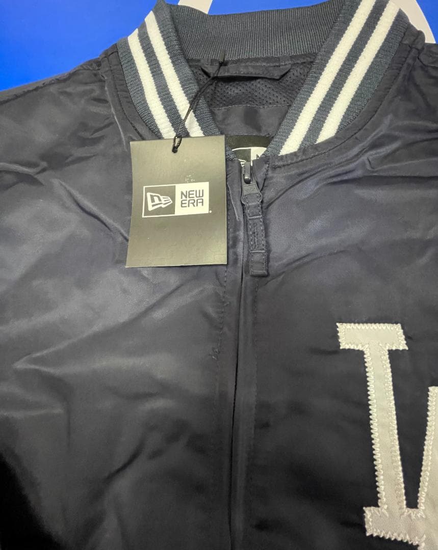 とるみ送料無料/新品未使用　MLB　 LAドジャース ジャケットXL