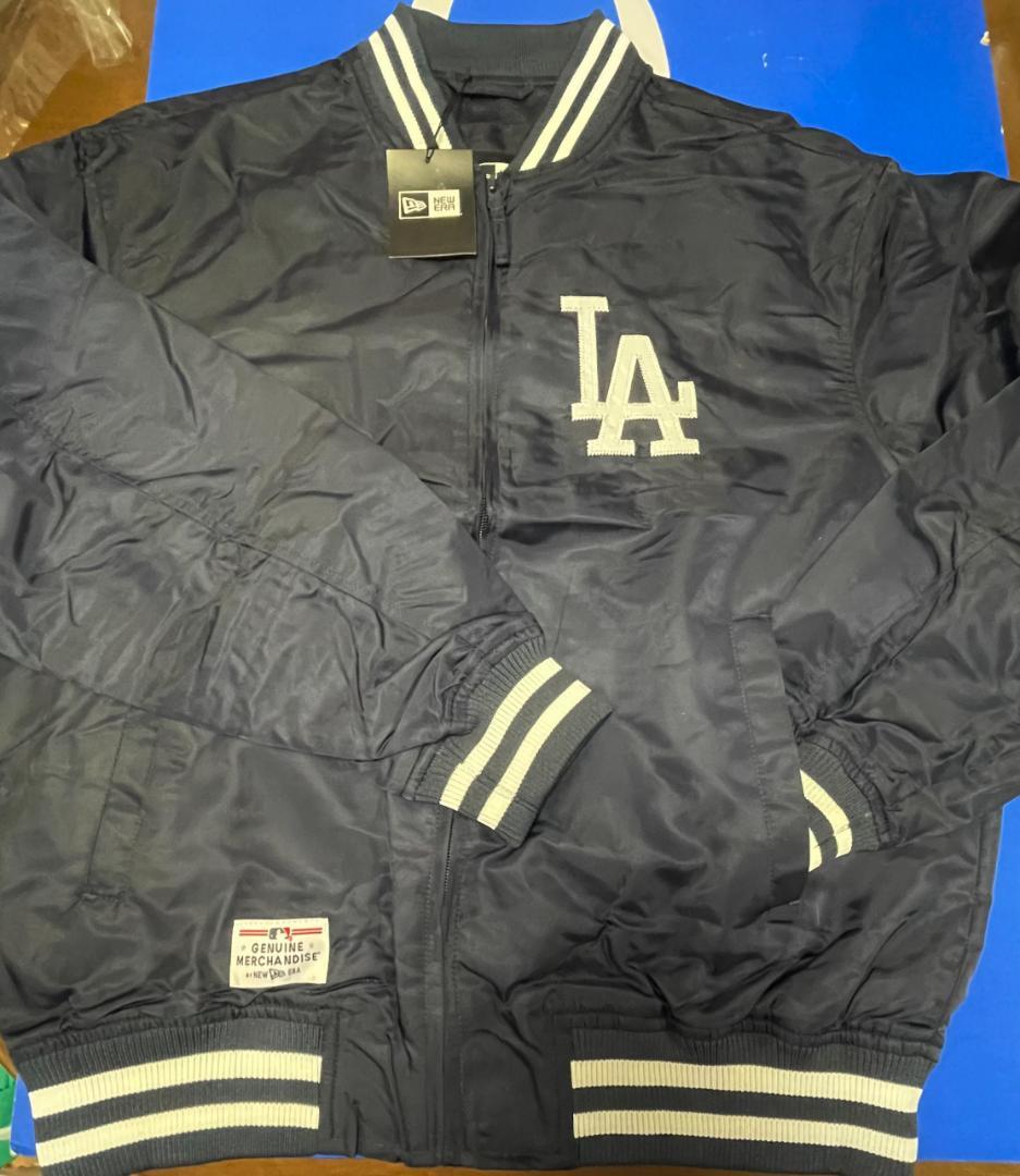 とるみ送料無料/新品未使用　MLB　 LAドジャース ジャケットXL