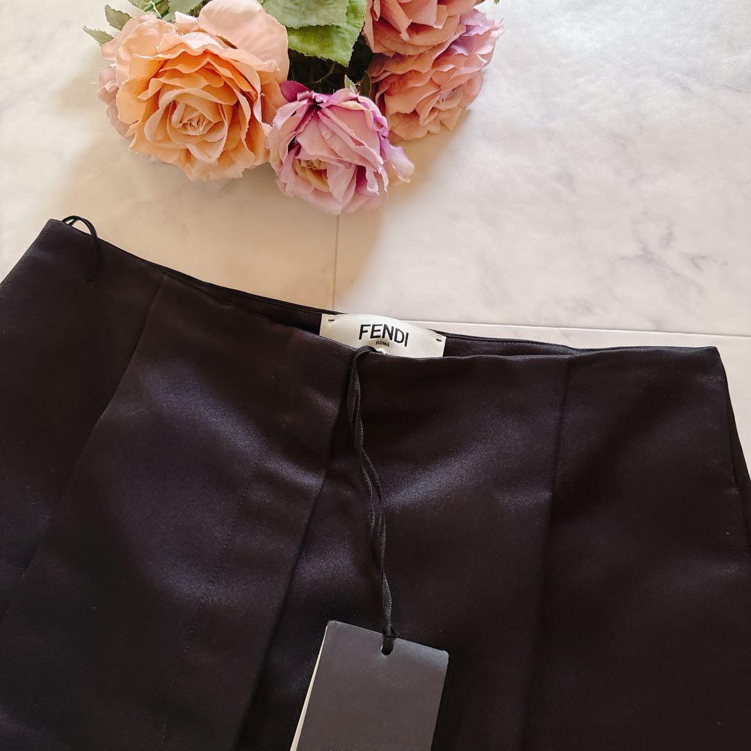未使用タグ付き★21年モデル★FENDI シルク100% ショートパンツ 40