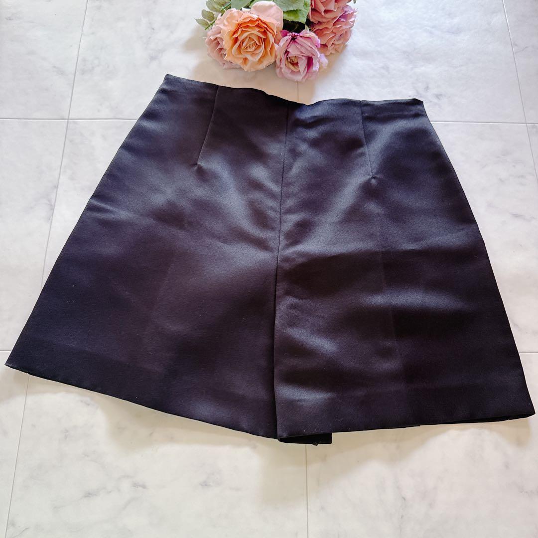 未使用タグ付き★21年モデル★FENDI シルク100% ショートパンツ 40