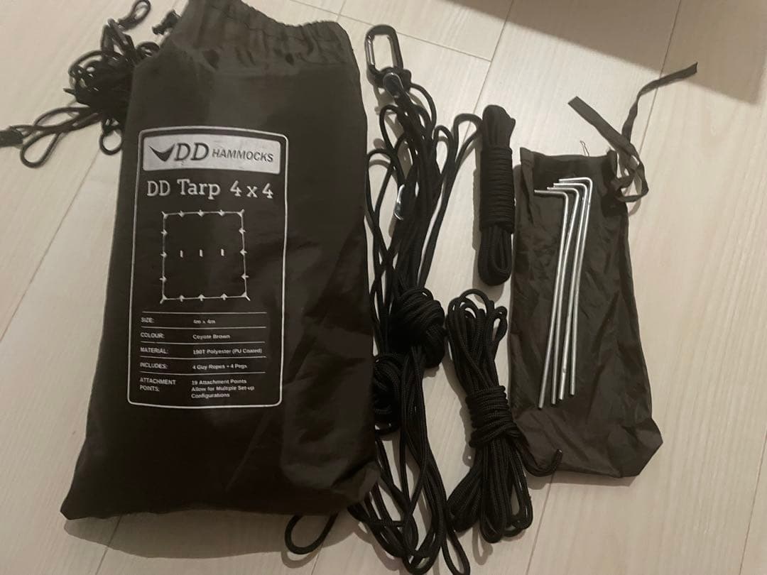 DD Tarp 4x4 コヨーテブラウン　5mロープ4本付き